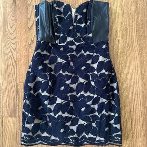 Gorgeous Mason leather and floral lace strapless mini dress 🖤🪩